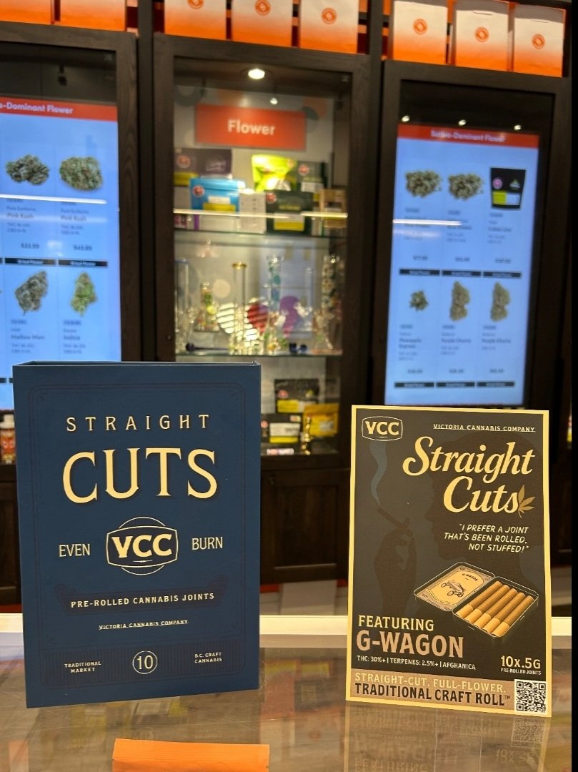 VicCannabisCo's tweet photo. Seen @fireandflowerco in Orangeville Ontario.
#craftpreroll
#craftflower
https://t.co/hKPNEGREq2 https://t.co/KOhEU0A4hk