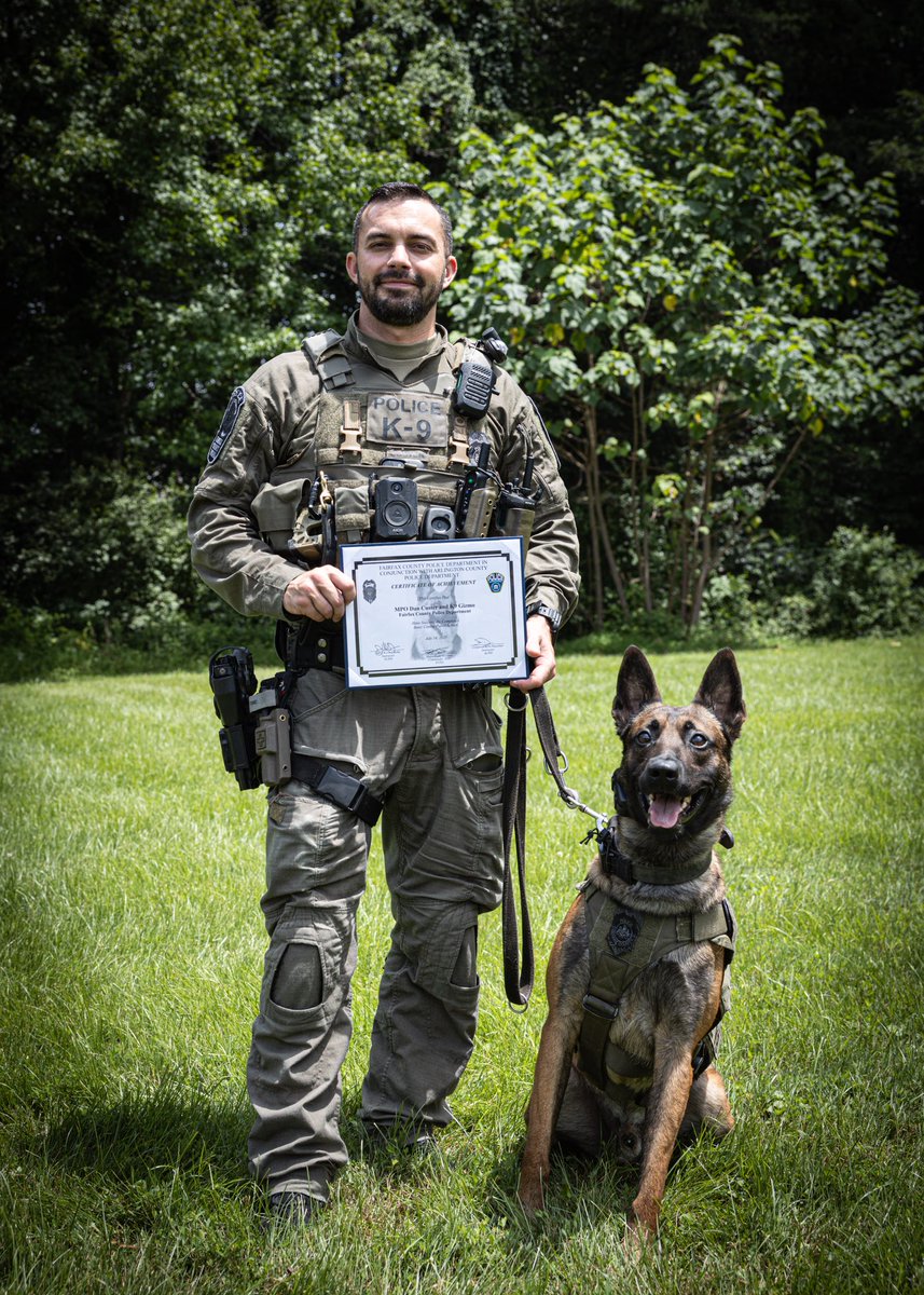 FairfaxCountyPD's tweet image. A big congratulations to our 3 new K9s & their dedicated handlers on graduating from K9 training today! 👏 Here’s to a strong and successful partnership in keeping us safe! 🎓🐾