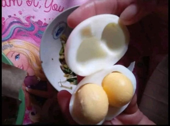 diojodior's tweet image. airpods da pessoa que estuda gastronomia