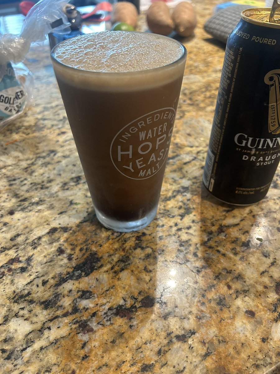 roadsoda69420's tweet image. Drinking 8 Guinness tonight so Nico Echavarria wins the open #350/1