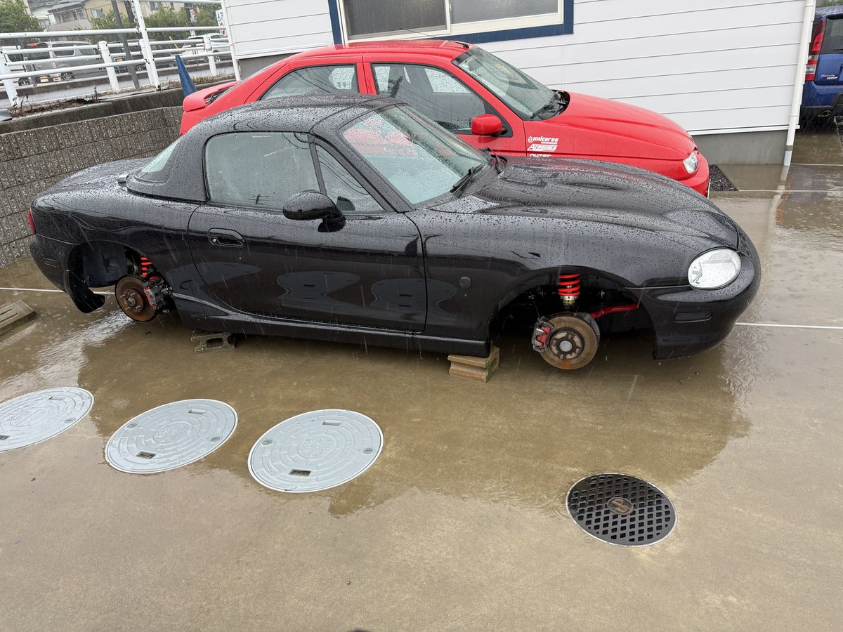 miya_abarth's tweet image. 全部盗られました😢
アセットコルサ用ホイール
レイズCE28
エンケイRP-F1RS

せめて1台位残してくれたら良かったのに。。
移動手段が無い。。