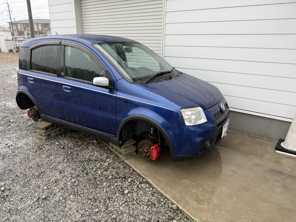 miya_abarth's tweet image. 全部盗られました😢
アセットコルサ用ホイール
レイズCE28
エンケイRP-F1RS

せめて1台位残してくれたら良かったのに。。
移動手段が無い。。