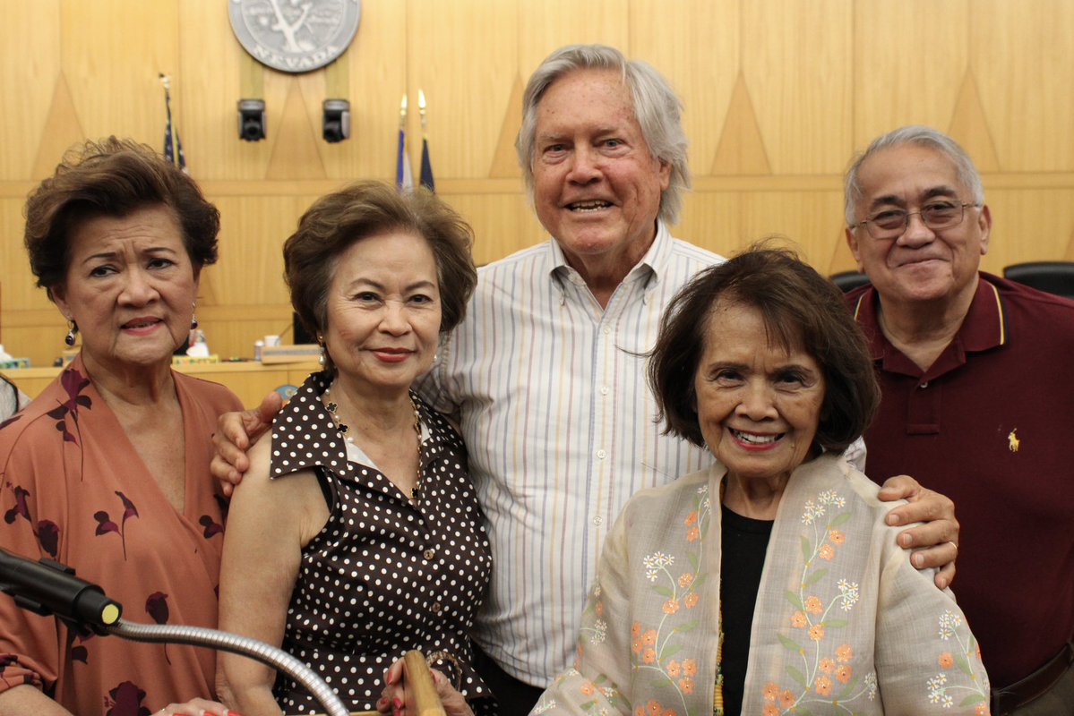 CommishTick's tweet image. Today, I met with Filipino leaders to discuss how we can continue working together and plan the upcoming unveiling of Filipino Town.
Excited to celebrate and uplift the rich culture, history, and contributions of our Filipino community in Clark County! 🇵🇭