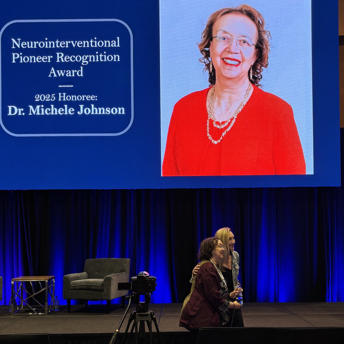 JNIS (@jnis_bmj) on Twitter photo <a href="/InoaVioliza/">Violiza Inoa</a> starting the program! Come to Ballroom B now! Honoring Dr Michele Johnson <a href="/drmehj/">Michele H Johnson MD</a> as a pioneer! Award presented by <a href="/amandaebaker/">Amanda Baker, MD</a>! #SNIS2025 @SNISInfo <a href="/esmintsociety/">ESMINT Society</a> <a href="/cvsection/">CV Section</a> <a href="/fcalbuquerque51/">Felipe C. Albuquerque</a> <a href="/dr_mchen/">Michael Chen, MD</a> <a href="/DanniDiestro/">Dr. DiestroKE</a> <a href="/MattAmansMD/">Matthew Amans</a> <a href="/ducruetaf/">Andrew Ducruet</a> <a href="/MattFusco_MD/">Matt Fusco</a> <a href="/DrAltschul/">Dorothea Altschul MD FAHA FSVIN</a> <a href="/InoaVioliza/">Violiza Inoa</a> starting the program! Come to Ballroom B now! Honoring Dr Michele Johnson <a href="/drmehj/">Michele H Johnson MD</a> as a pioneer! Award presented by <a href="/amandaebaker/">Amanda Baker, MD</a>! #SNIS2025 @SNISInfo <a href="/esmintsociety/">ESMINT Society</a> <a href="/cvsection/">CV Section</a> <a href="/fcalbuquerque51/">Felipe C. Albuquerque</a> <a href="/dr_mchen/">Michael Chen, MD</a> <a href="/DanniDiestro/">Dr. DiestroKE</a> <a href="/MattAmansMD/">Matthew Amans</a> <a href="/ducruetaf/">Andrew Ducruet</a> <a href="/MattFusco_MD/">Matt Fusco</a> <a href="/DrAltschul/">Dorothea Altschul MD FAHA FSVIN</a>