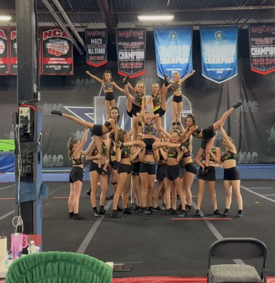 I literally love Riot so much 💙🩷💛💚🧡