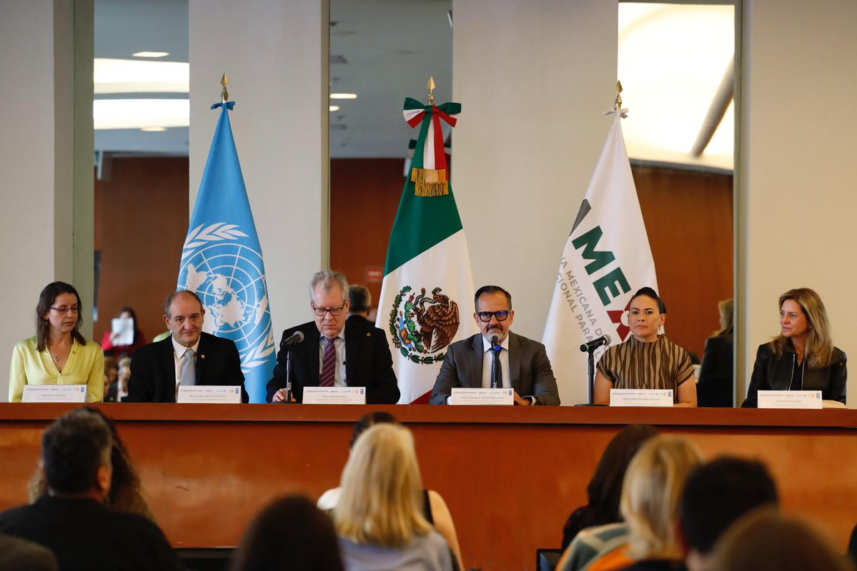 ENRIQUE OCHOA (@ochoa_mx_un) on Twitter photo <a href="/SRE_mx/">Relaciones Exteriores</a> mantuvimos un diálogo sobre los programas de <a href="/PNUD_Mexico/">PNUD México</a>, <a href="/UNFPAMexico/">UNFPA México</a> y <a href="/UNICEFMexico/">UNICEF México</a> con objetivo de alinear prioridades y optimizar capacidades para acompañar al gobierno 🇲🇽 en combate a pobreza y desigualdad. Un ejercicio estratégico y articulado <a href="/AMEXCID/">AMEXCID</a> y <a href="/ONUMX/">ONU México</a>. <a href="/SRE_mx/">Relaciones Exteriores</a> mantuvimos un diálogo sobre los programas de <a href="/PNUD_Mexico/">PNUD México</a>, <a href="/UNFPAMexico/">UNFPA México</a> y <a href="/UNICEFMexico/">UNICEF México</a> con objetivo de alinear prioridades y optimizar capacidades para acompañar al gobierno 🇲🇽 en combate a pobreza y desigualdad. Un ejercicio estratégico y articulado <a href="/AMEXCID/">AMEXCID</a> y <a href="/ONUMX/">ONU México</a>.