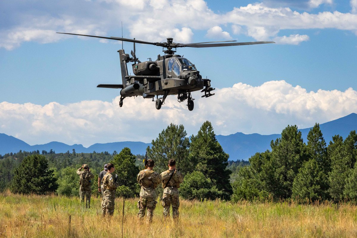 iiiarmoredcorps's tweet image. 4CAB, 4ID supported a training recovery mission at the U.S. Air Force Academy, working alongside @af_academy and @AF_ROTC cadets. Joint efforts like this build trust, strengthen readiness, and shape the next generation of military leaders.
@USArmy | @4thInfDiv | @FORSCOM