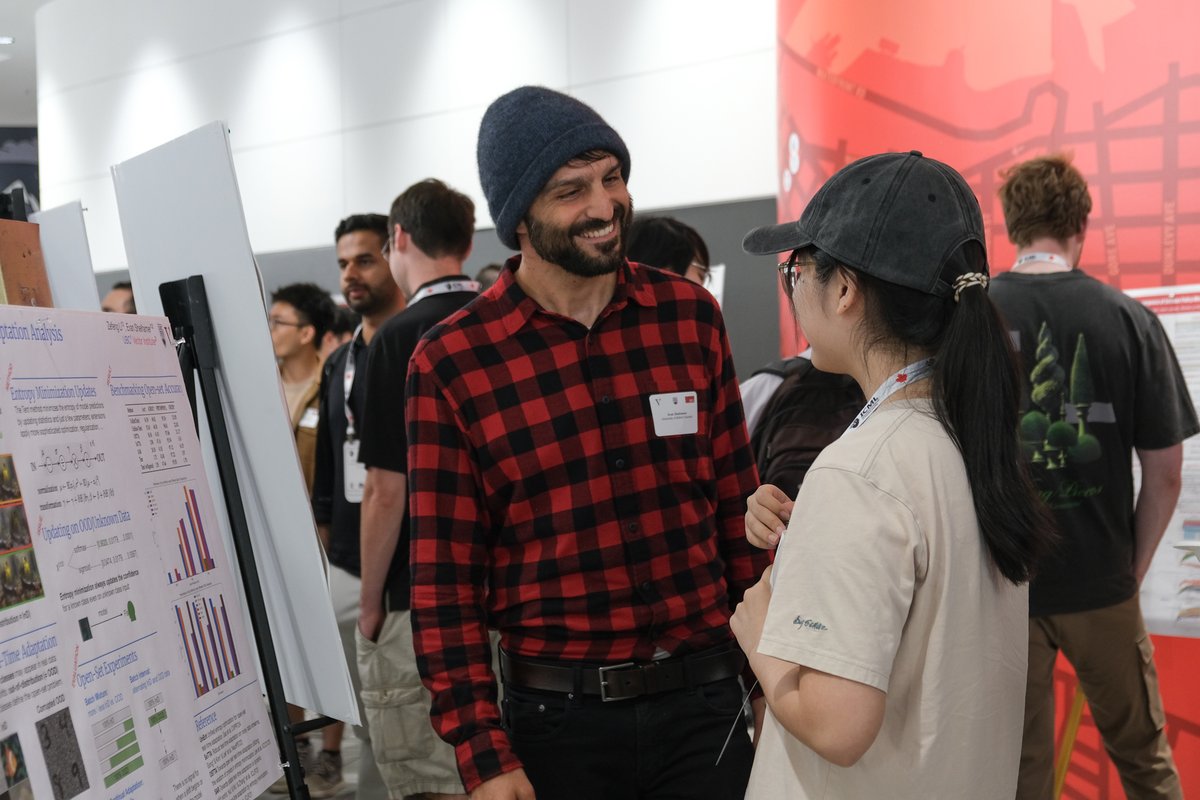 SFU_CompSci's tweet image. What a day at the Vision & Learning Workshop at #ICML2025!
With an incredible lineup of speakers to lighting talks on recent advancements in machine learning, researchers shared insights into the future of AI research.
A huge thank you to everyone who made it a success!