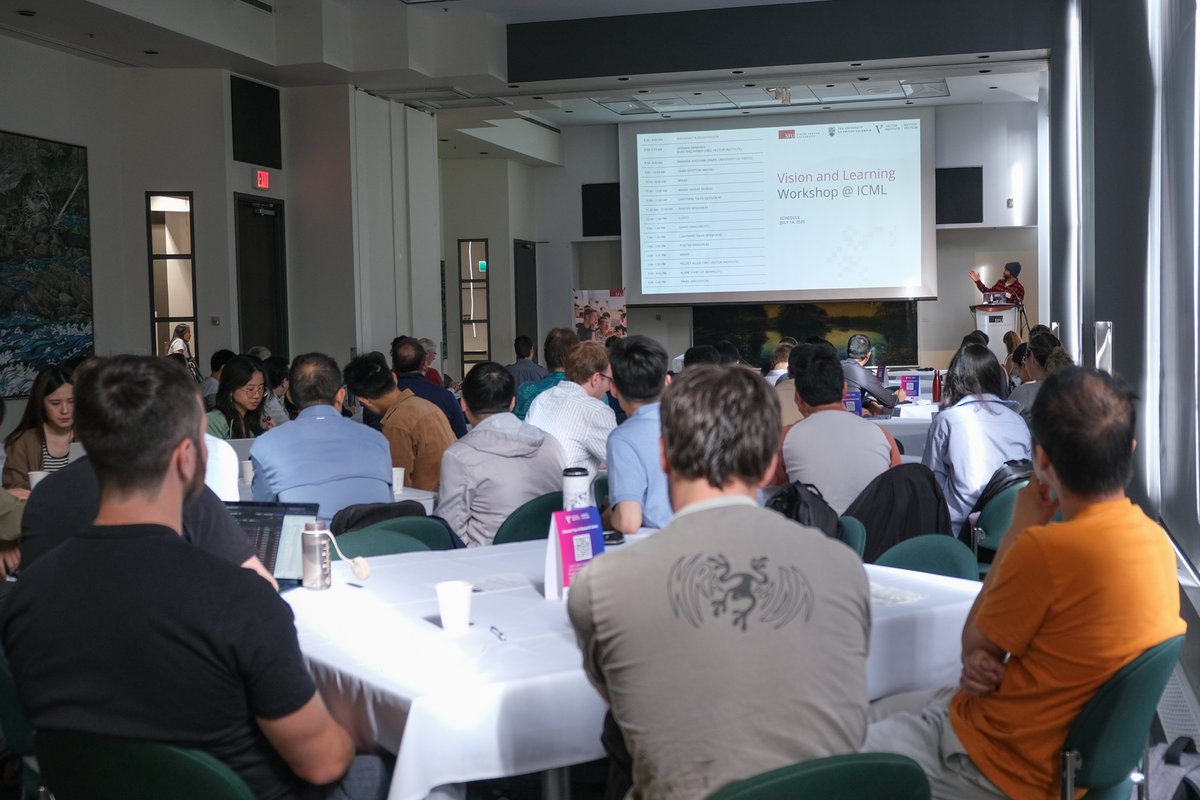 SFU_CompSci's tweet image. What a day at the Vision & Learning Workshop at #ICML2025!
With an incredible lineup of speakers to lighting talks on recent advancements in machine learning, researchers shared insights into the future of AI research.
A huge thank you to everyone who made it a success!