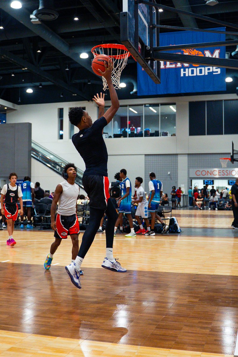 AzareonClaxton7's tweet image. PHL BOND! SEE YOU IN SOUTH CAROLINA.
@Phenom_Hoops @PHRecruitNews @ty1ewis @colbylewis20 @ty1ewis @Coach_Rick57 @CoachJavon
