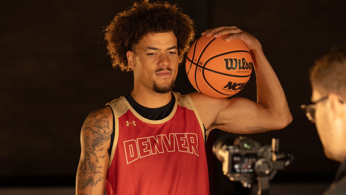 DU_MensHoops's tweet image. New team, new look.
#GoPios