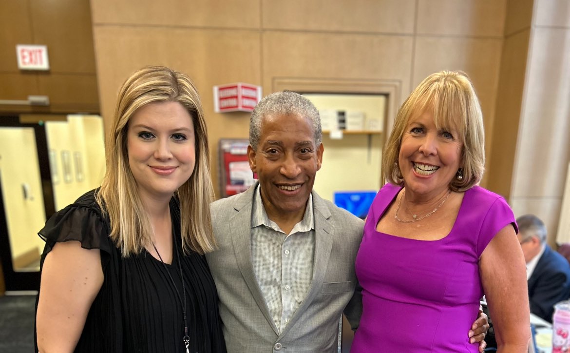 Mary Ann Ahern (@maryannahernnbc) on Twitter photo Chicago reporters have learned so much from <a href="/WBBMNewsradio/">WBBM Newsradio</a> Craig Dellimore. Best wishes on next chapter. You’re. The. Best!
<a href="/RoseSchmidtTV/">Rose Schmidt</a> Chicago reporters have learned so much from <a href="/WBBMNewsradio/">WBBM Newsradio</a> Craig Dellimore. Best wishes on next chapter. You’re. The. Best!
<a href="/RoseSchmidtTV/">Rose Schmidt</a>