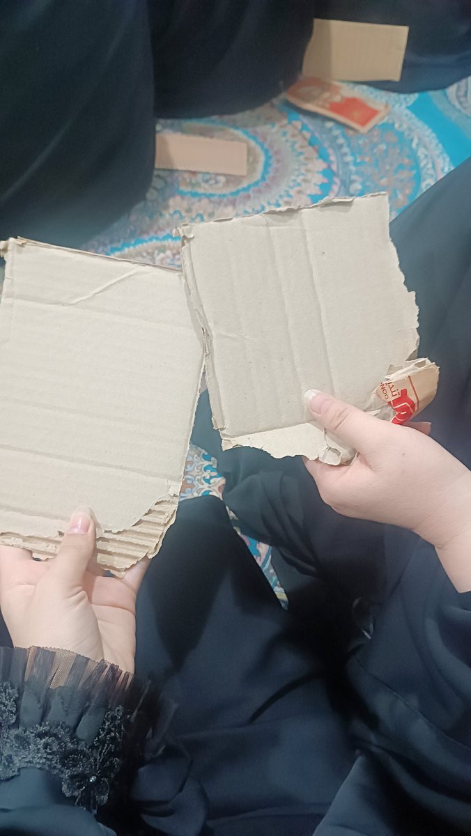 Tofan1380's tweet image. با این هوای گرم کولرها دیگه جواب نمیدن کارتون به دست شدیم 😢
(روضه خونگی)