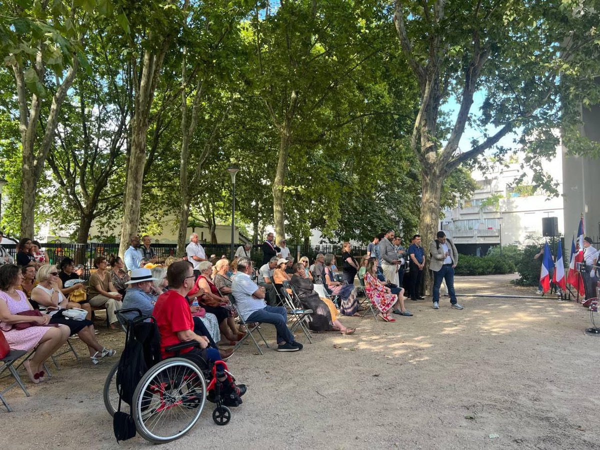 Ce 16 juillet, je remercie <a href="/MatGarabedian/">Mathieu Garabedian</a>, adjoint au maire insoumis, d’avoir déposé la gerbe du député devant la plaque honorant les Justes parmi les nations à Villeurbanne.

Ce moment a pour moi une signification particulière, en hommage à mon grand-père maternel Pierre