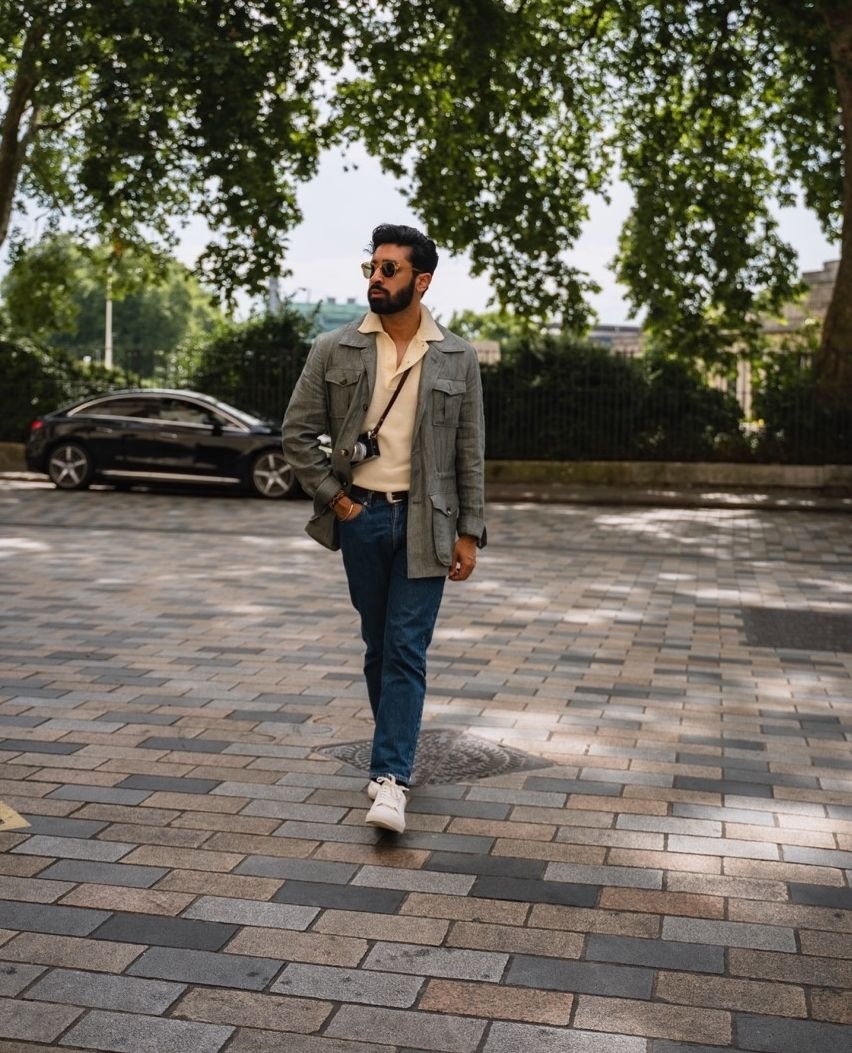 Comfort is in the details.
Leather lining. Suede heel. Cushioned insole.
Meet the Hemsworth Sneaker.
#MensFootwear #JohnWhiteShoes #HemsworthComfort #DailyStyle