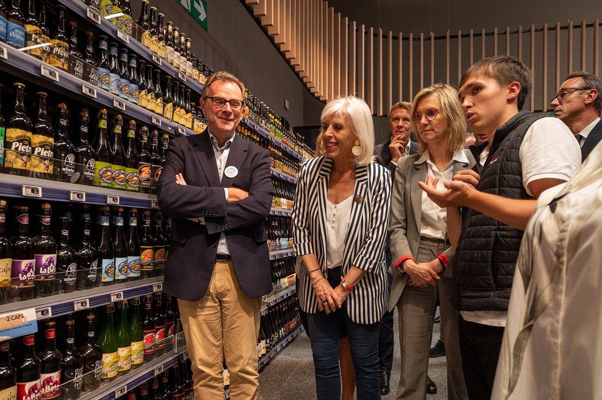 AgnesRunacher's tweet image. Dans les 4 régions où la consigne verre est mise en place — ici dans les Hauts-de-France dans un Intermarché — les résultats sont là : plus de réemploi, moins de matières premières prélevées, moins d’eau et d’énergie consommées, beaucoup moins d’émissions de gaz à effet de serre,…