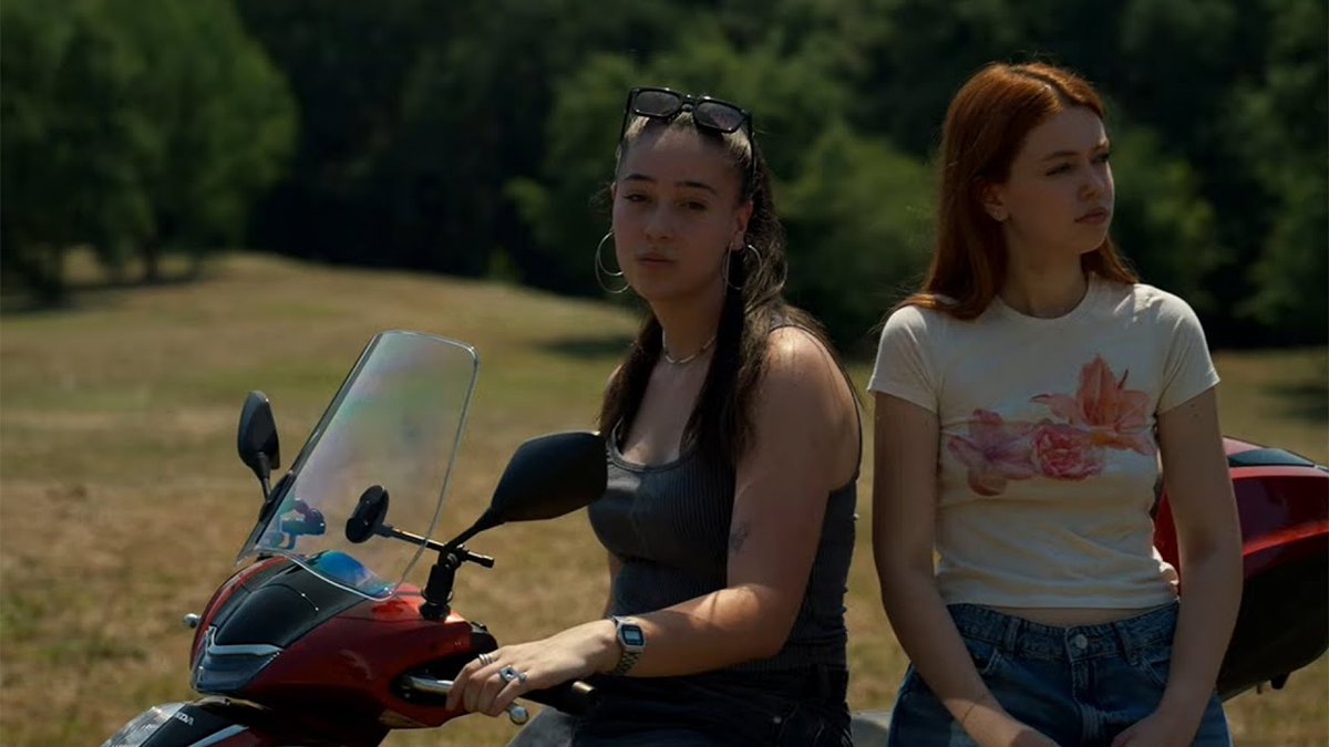 Ja ha sortit aquesta gran col·laboració 
open.spotify.com/track/0QW590rH…
<a href="/flordmaig/">Maig</a> <a href="/aka_Julsx/">JULS</a> Per si tornes
youtu.be/W7xY2kAIqLc?si…