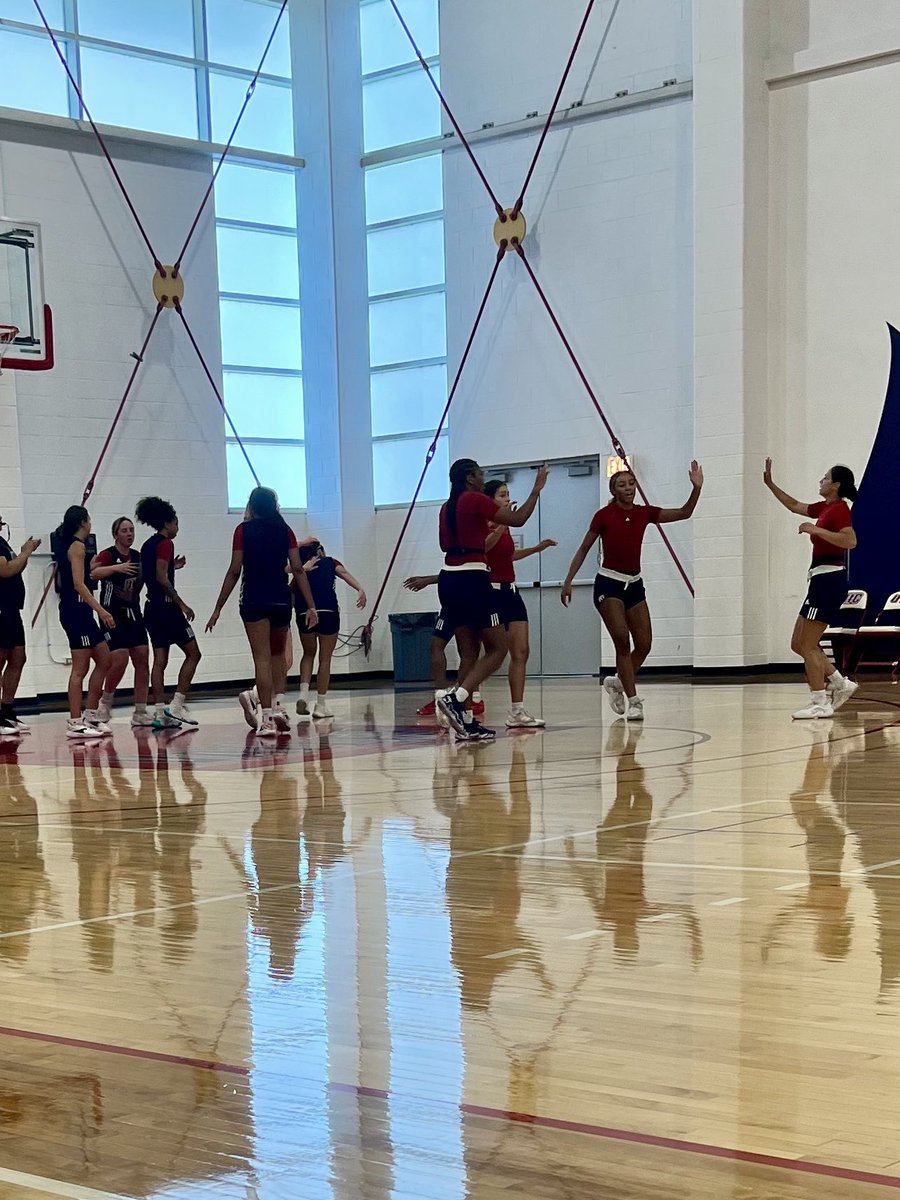 D.J. Brown (@coach_dj_brown) on Twitter photo Thank you to <a href="/UIC_WBB/">UIC W. Basketball ๐ฅ๐</a> for having the girls out to attend practice, meet the staff & the players! Great opportunity for such a young group of talented athletes! <a href="/mwehoops_eybl/">Midwest Elite Meanstreets EYBL</a> #BlueSmoke โ๏ธ๐จ Thank you to <a href="/UIC_WBB/">UIC W. Basketball ๐ฅ๐</a> for having the girls out to attend practice, meet the staff & the players! Great opportunity for such a young group of talented athletes! <a href="/mwehoops_eybl/">Midwest Elite Meanstreets EYBL</a> #BlueSmoke โ๏ธ๐จ