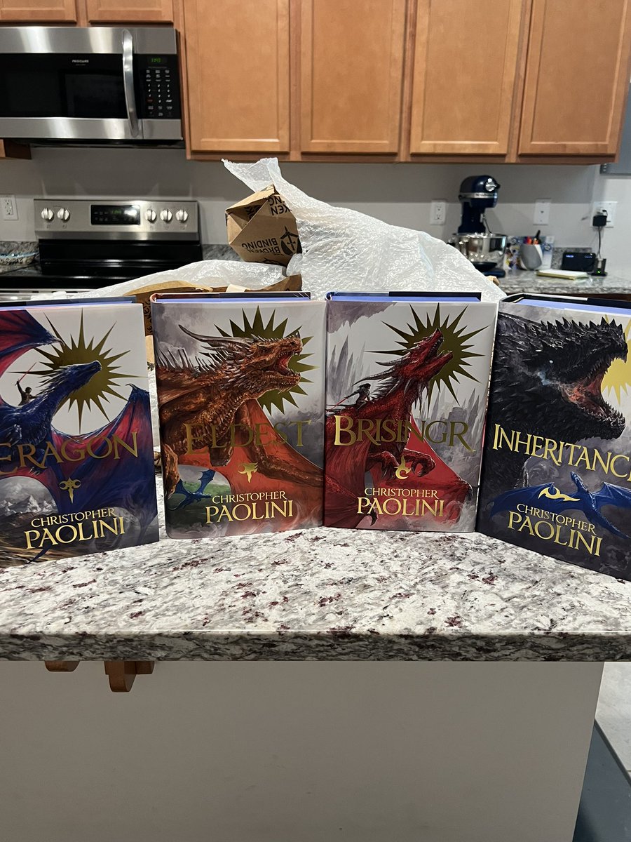 stephenson1291's tweet photo. @binding_broken @paolini my favorite fantasy series has done it again. Thank you for the great artwork! https://t.co/UKtTqp9ACI