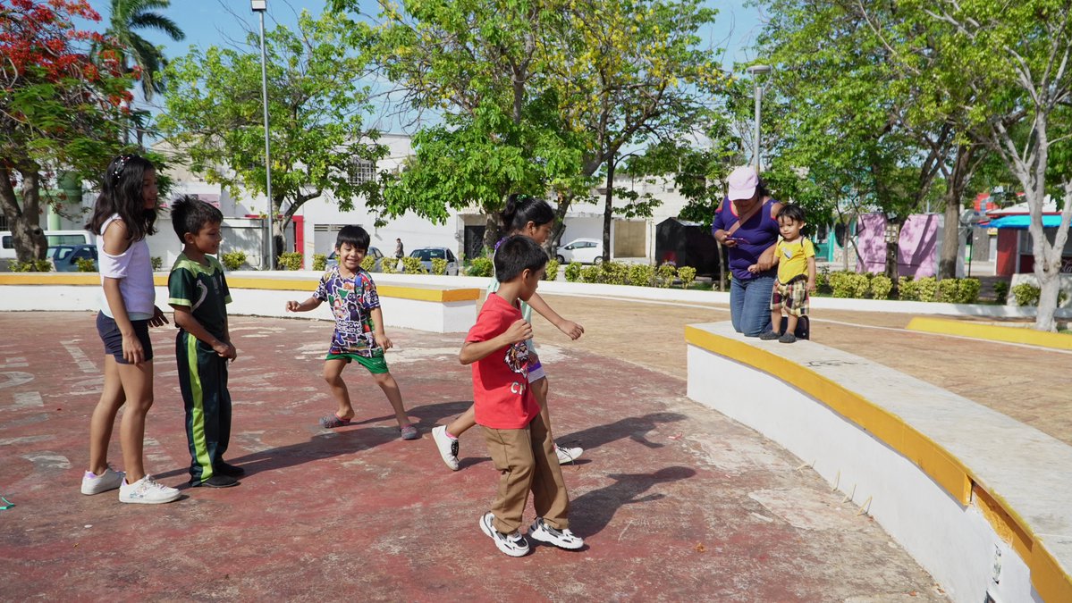 Secretaría de Bienestar Campeche (@bienestar_camp) on Twitter photo Esta semana, nuestro titular <a href="/eHRsteban/">Esteban HinojosaR.</a>, se sumó al juego con Los Aluxines en el Parque Recreativo Ximbal. 💪🏽
También visitamos a los Ka’iits’in Pech, ¡quienes nos contagiaron su energía y alegría! 🎉
📲 Síguelos en TikTok y apóyalos:
⚡@aluxinescamp
⚡@los.ka.itsin.pech Esta semana, nuestro titular <a href="/eHRsteban/">Esteban HinojosaR.</a>, se sumó al juego con Los Aluxines en el Parque Recreativo Ximbal. 💪🏽
También visitamos a los Ka’iits’in Pech, ¡quienes nos contagiaron su energía y alegría! 🎉
📲 Síguelos en TikTok y apóyalos:
⚡@aluxinescamp
⚡@los.ka.itsin.pech