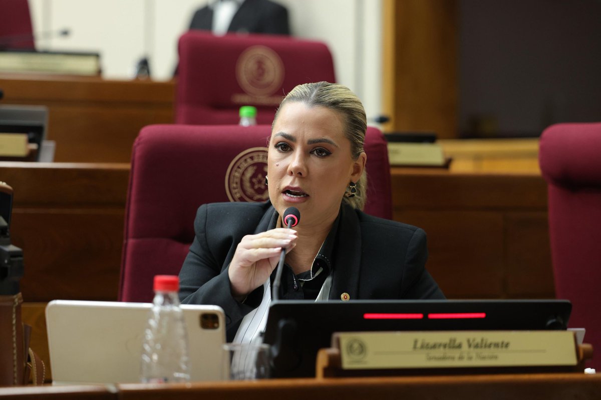 SenadoPy (@senadorespy) on Twitter photo La senadora <a href="/lizarellapy/">Lizarella Valiente</a>, solicitó el adelantamiento del tratamiento del punto 10 del orden del día, referente a establecer límites y procedimientos para la autorización de descuentos sobre el salario por servicios personales. El Pleno aprueba el pedido y se procede al estudio. La senadora <a href="/lizarellapy/">Lizarella Valiente</a>, solicitó el adelantamiento del tratamiento del punto 10 del orden del día, referente a establecer límites y procedimientos para la autorización de descuentos sobre el salario por servicios personales. El Pleno aprueba el pedido y se procede al estudio.
