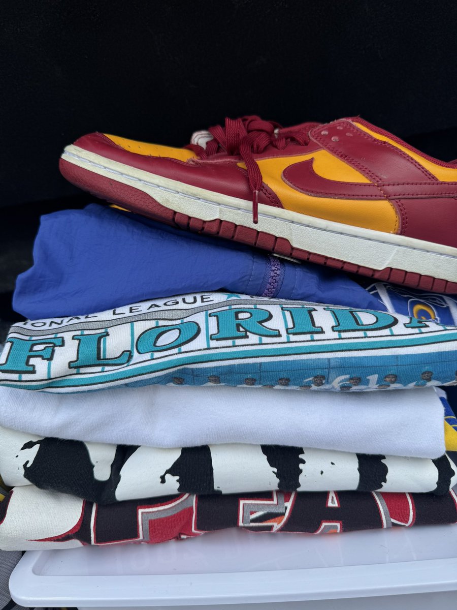 LessAlex's tweet image. Did you know I sell vintage clothes? Should I post more about it?