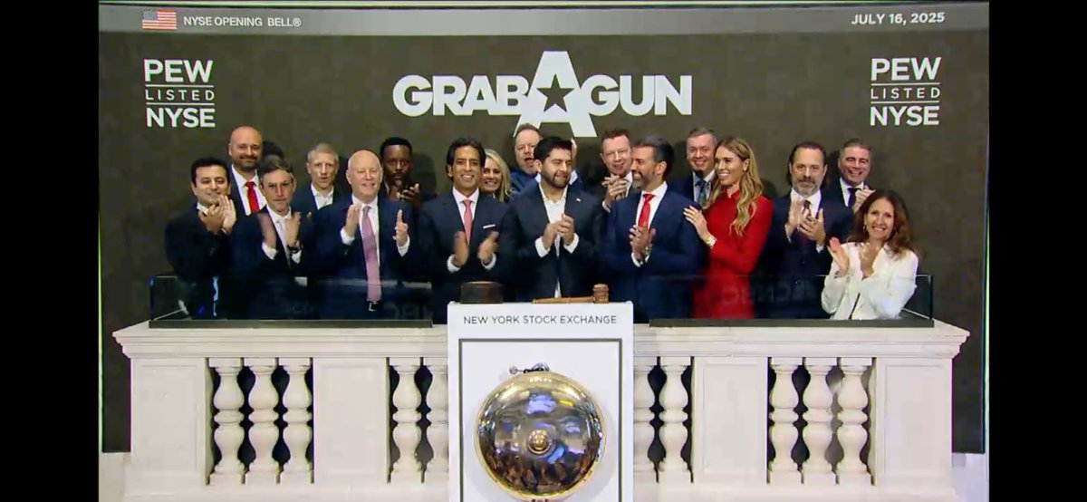 grabagun's tweet image. $PEW is officially public! 🔔
We rang the bell at the @NYSE today, a major milestone for GrabAGun and all who stand for the 2nd Amendment 🇺🇸
Huge thanks to our employees, customers, families & friends. Your support made this possible, we’re just getting started. 💥…