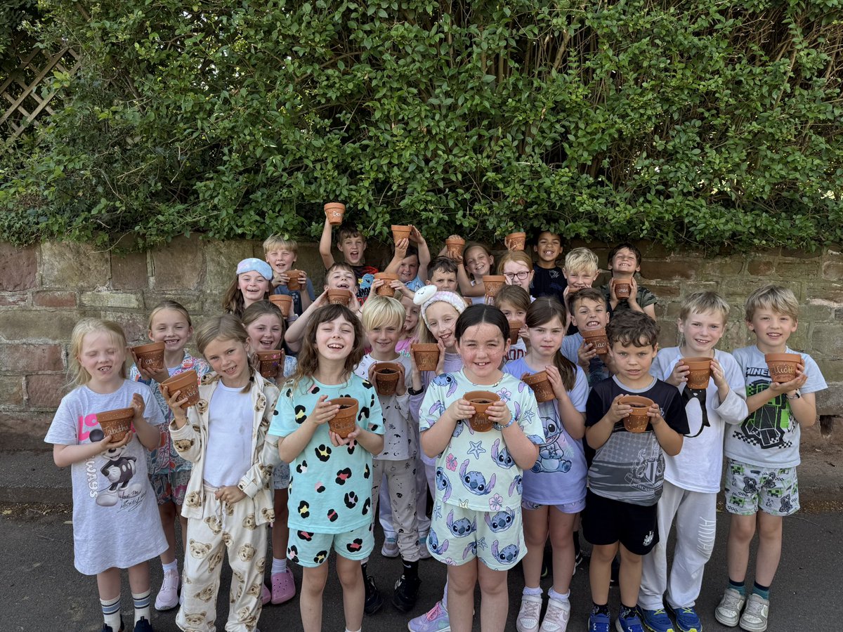 Year 3 enjoyed pyjama day! We spent this afternoon planting our end of year seeds and then had a story time in the hall! I can't wait to see how much they grow over the summer, hopefully our excellent plant care this year has prepared you all! 🌱🪴