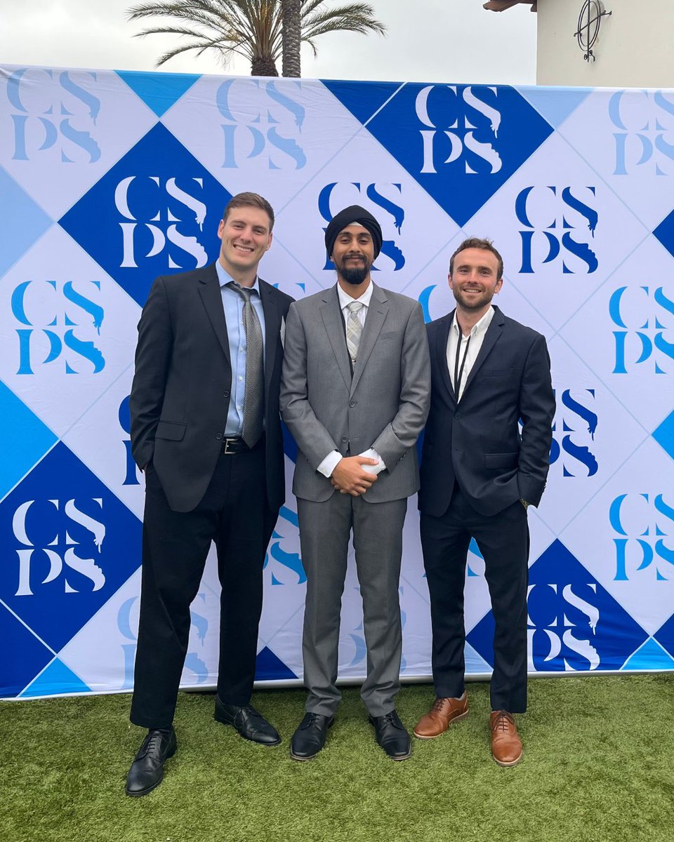 StanfordPlastic's tweet image. 🌟 PGY1 Intern Feature: Dr. Reid Smith 🌟
📍 From Greensboro, NC
📚 Studied physics at Vassar + played varsity soccer
📊 Worked in health tech ops & analytics in SF
🏥 Went to med school at Hofstra/Northwell
🎿 Loves hiking, golf, snowboarding & live music
Welcome, Dr. Smith!