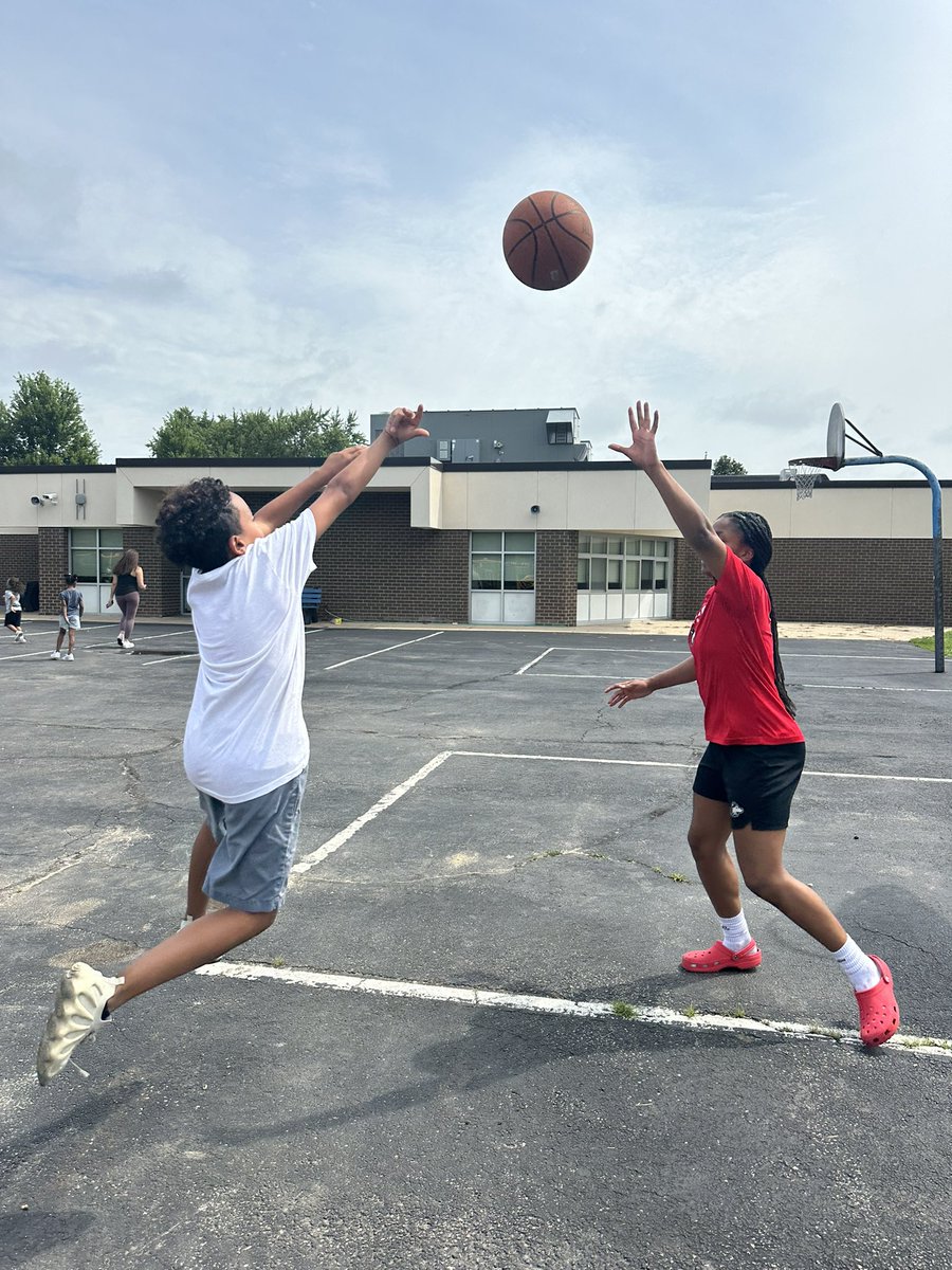 Sunny vibes only 😎 

Thank you Family Service Agency of DeKalb for having us! 

#MOC | #HuskiEnergy