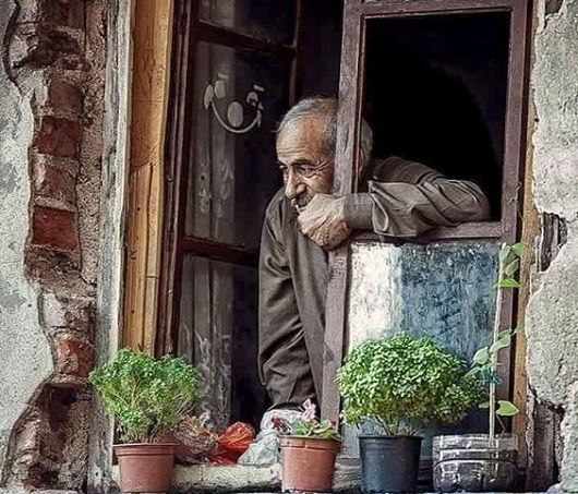 أجمل الأرزاق ليس رزق المال، بل إن أجمل الأرزاق :
سكينة الروح، ونور العقل، وصحة الجسد، وصفاء القلب، وسلامة الفكر، ودعوة أم، وعطف أب، ووجود أخ، واهتمام صديق، ودعوة مُحب في ظهر الغيب٠
#لحن_الحياة