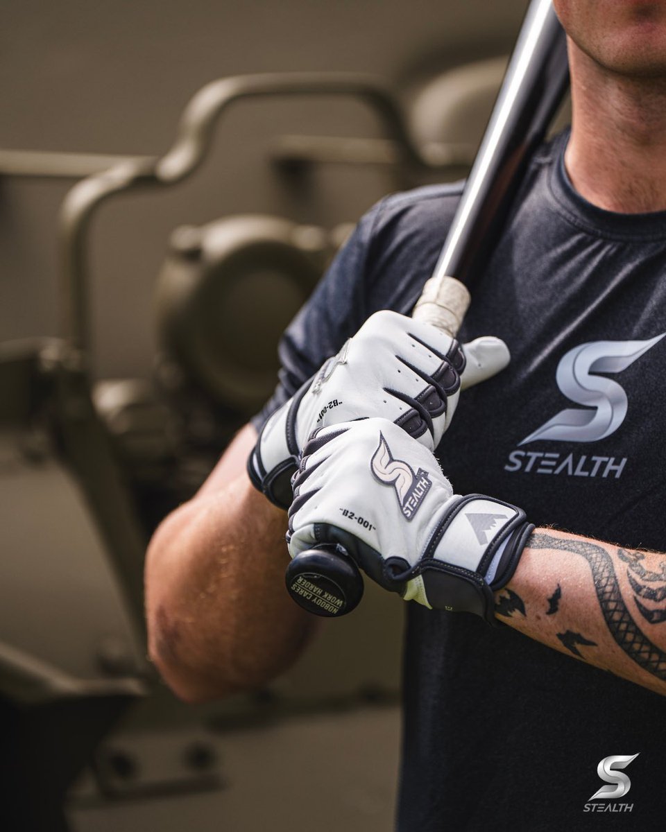Stealth Batting Gloves tweet media