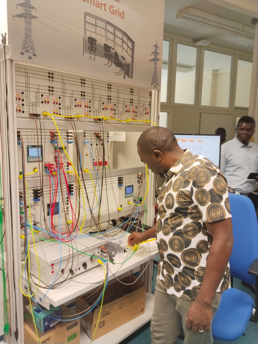 chuka__uni's tweet image. Chuka University is advancing sustainable energy innovation through global collaboration. Prof. Paul Kamweru, Dean of the Faculty of Science and Technology, recently completed a three-week training in Germany on Green Hydrogen and the Power-to-X value chain, organized by GIZ and…