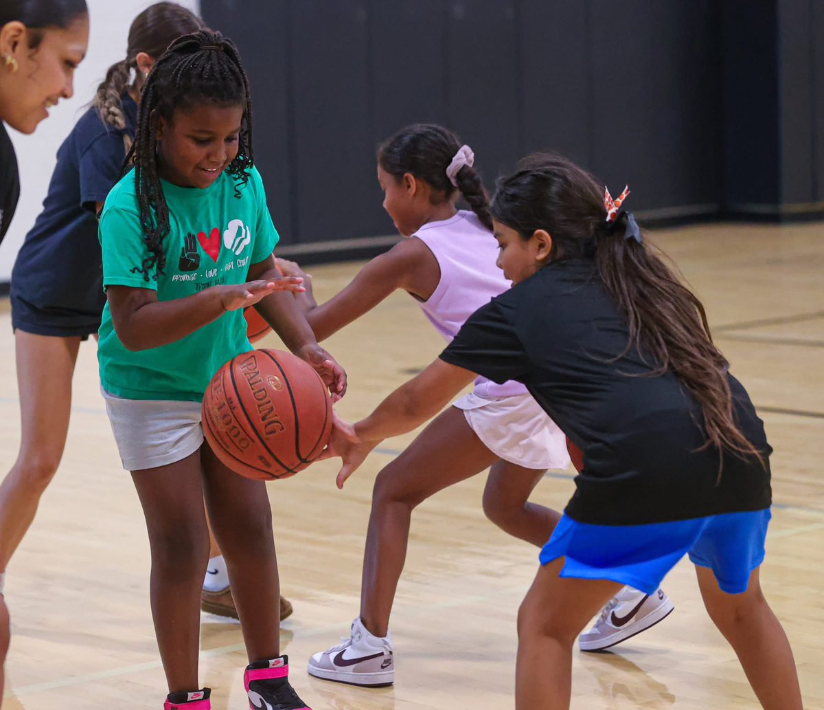 LJagsbball's tweet image. Day two of camp, a lot of fundamental competition drills, and games. Campers are working hard, and having fun.
#BuildingAChampionshipCulture
@McCormick_Hays @DMS_Mustangs @HaysCISD @JhsJags @CoachCarlin @Coach_Akina @CoachLMoffett