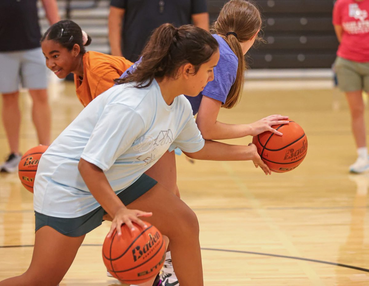 LJagsbball's tweet image. Day two of camp, a lot of fundamental competition drills, and games. Campers are working hard, and having fun.
#BuildingAChampionshipCulture
@McCormick_Hays @DMS_Mustangs @HaysCISD @JhsJags @CoachCarlin @Coach_Akina @CoachLMoffett