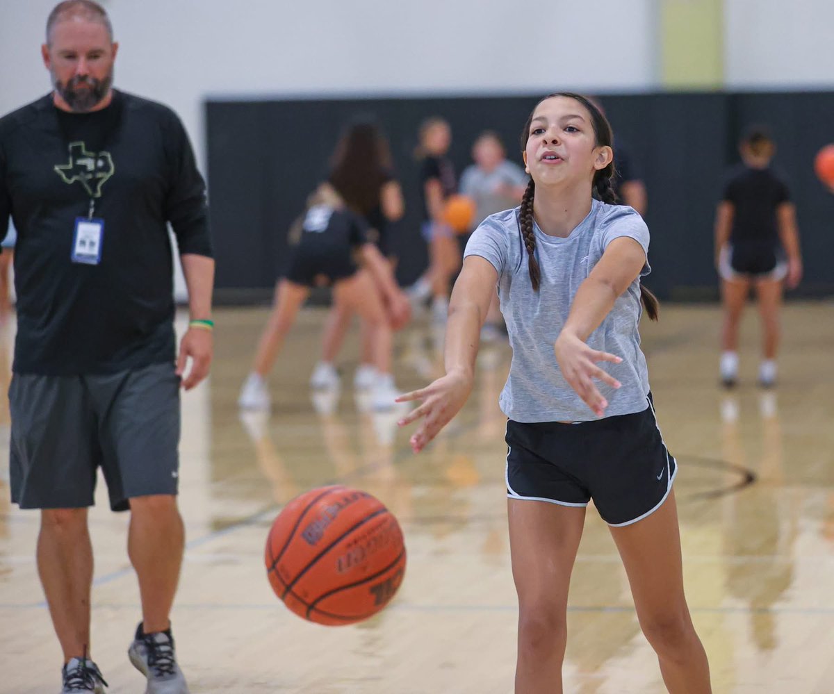 LJagsbball's tweet image. Day two of camp, a lot of fundamental competition drills, and games. Campers are working hard, and having fun.
#BuildingAChampionshipCulture
@McCormick_Hays @DMS_Mustangs @HaysCISD @JhsJags @CoachCarlin @Coach_Akina @CoachLMoffett