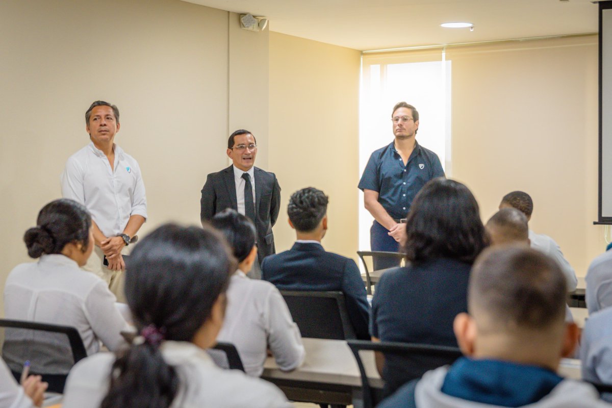 Más 2.400 postulantes avanzan en la Fase 3 del proceso de selección para Agentes de Control Municipal #Guayaquil revistazonalibre.ec/2025/07/16/mas…