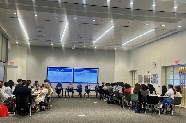wmataGM's tweet image. The future of transit is bright. It was great to have lunch with our 2025 @wmata interns. 54 interns across the organization were selected out of 2,500 applicants. I’m always encouraged to see the next generation’s commitment to service and innovation.