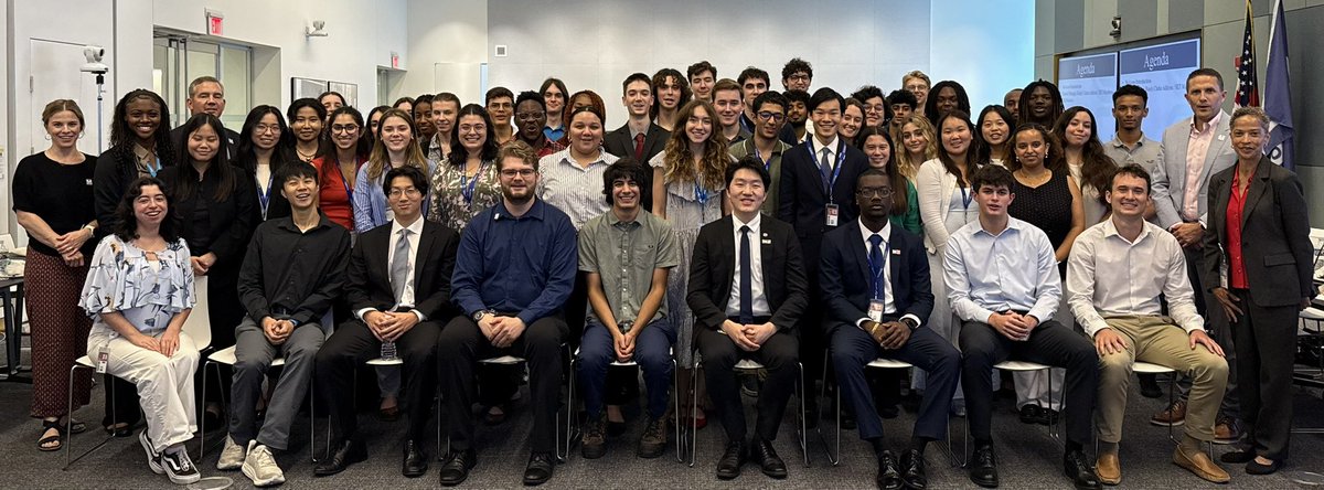 wmataGM's tweet image. The future of transit is bright. It was great to have lunch with our 2025 @wmata interns. 54 interns across the organization were selected out of 2,500 applicants. I’m always encouraged to see the next generation’s commitment to service and innovation.