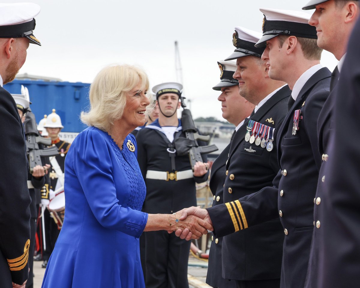 RoyalFamily's tweet image. “Each time I have met your Commanding Officers and visited the submarine, I am reminded of the exceptional servicemen and women in our Royal Navy.”
⚓️🌊 The Royal Navy have appointed The Queen as Vice Admiral of the United Kingdom at a ceremony on HMS Astute to mark the end of…
