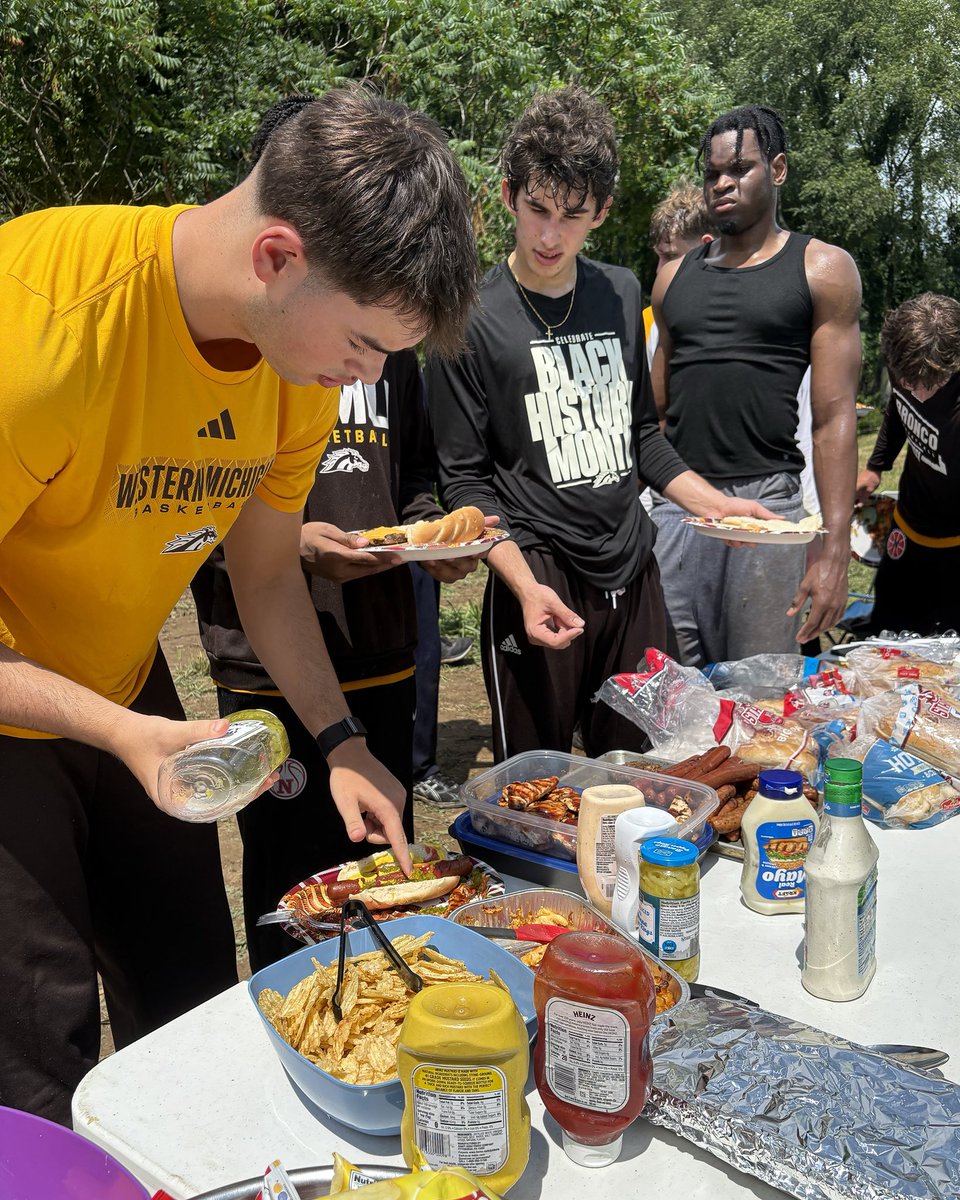 Western Michigan Men's Basketball (@wmumbb) on Twitter photo Traded buckets for paintballs today.
Huge thanks to <a href="/WMUBRONCOS_FCA/">Western Michigan FCA</a> for the fellowship and fun morning!
#BroncosReign Traded buckets for paintballs today.
Huge thanks to <a href="/WMUBRONCOS_FCA/">Western Michigan FCA</a> for the fellowship and fun morning!
#BroncosReign