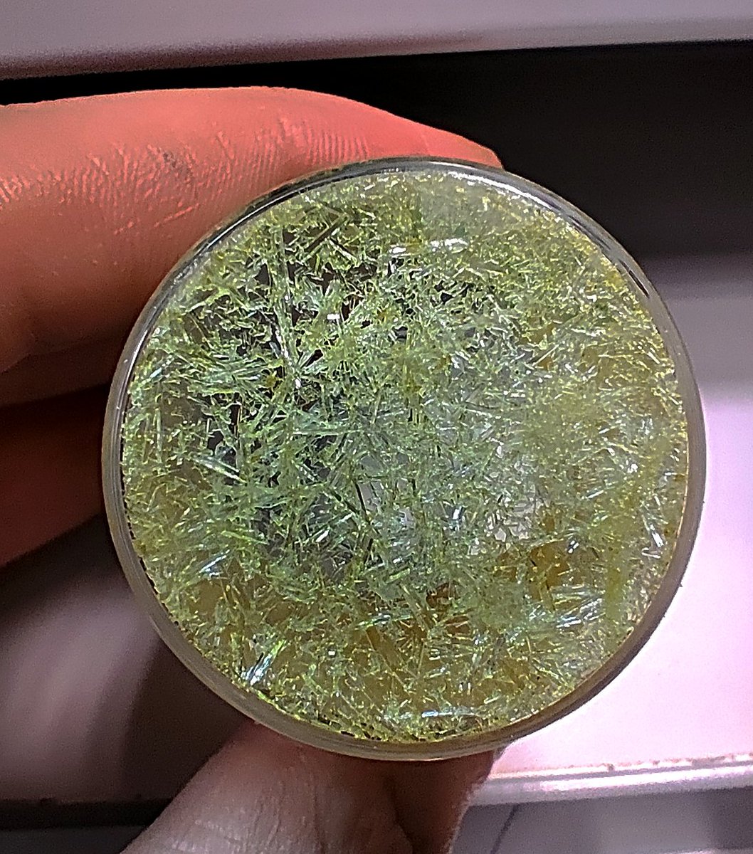 Sometimes, even the most ordinary compound surprises you. ✨ No special treatment, just time and a vial... 🪄 And yet, it forms amazing crystals. There's beauty in chemistry when you least expect it. ⚗️