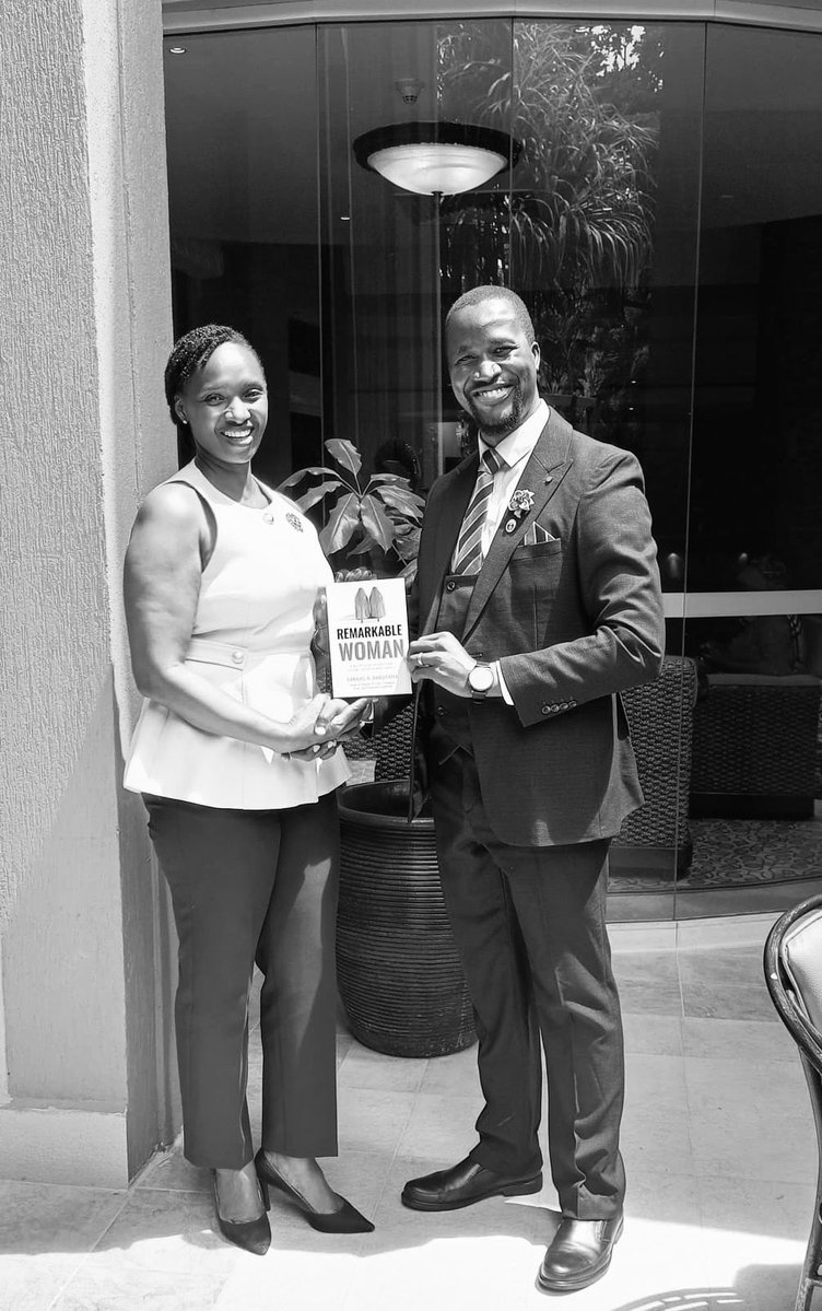 IreneMugisha's tweet image. There’s treasure in local content! 💎
Honoring @SBakutana for his inspiring work “Remarkable Women”—a powerful celebration of African stories and voices.
Let’s continue to read, write, and recognize homegrown brilliance. 📚🇺🇬
#SamuelBakutana #RemarkableWomen #AfricanAuthors