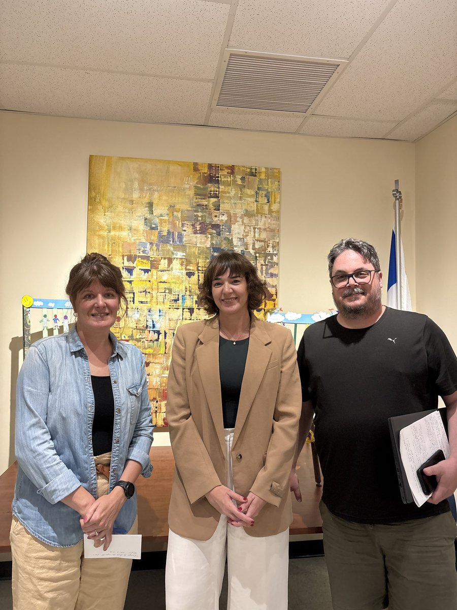 cathgentilcore's tweet image. J’ai eu le plaisir de visiter le Cégep de Lanaudière à Terrebonne pour y rencontrer le syndicat des enseignantes et des enseignants, puis l’équipe de direction du cégep.
Les coupes budgétaires du gouvernement fragilisent le réseau collégial, alors que les cégeps sont pourtant…