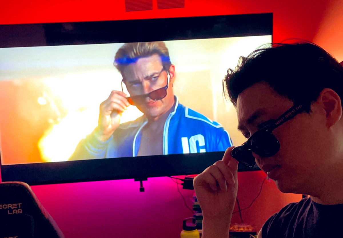 unCAGEDgamez's tweet image. MASSIVE thank you to @warnerbros & @MKMovie for sending me this AMAZING care package! As a diehard Johnny Cage fan, I’m honored to have this be part of the Cage Collection! 😎