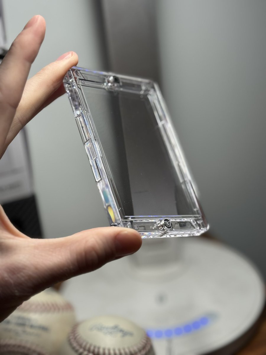 vaultedcollect's tweet image. June 2, 2025: “Some nights, I like to sit at the office desk and simply be with the product.
While a big part of a physical product’s value is functional, there’s an emotional side that often goes unnoticed — unless you’re paying attention. In those quiet moments, I let myself…