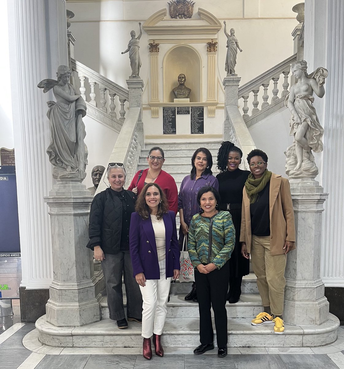 Participé junto a colegas de Ecuador, Bolivia y México de la presentación del informe “La Paridad en tiempos de crisis” de <a href="/OxfamBolivia/">Oxfam en Bolivia</a> donde expusimos nuestra mirada regional en un contexto adverso para la defensa de los Derechos de las Mujeres en Política. Agradecida 🙌🏻💜