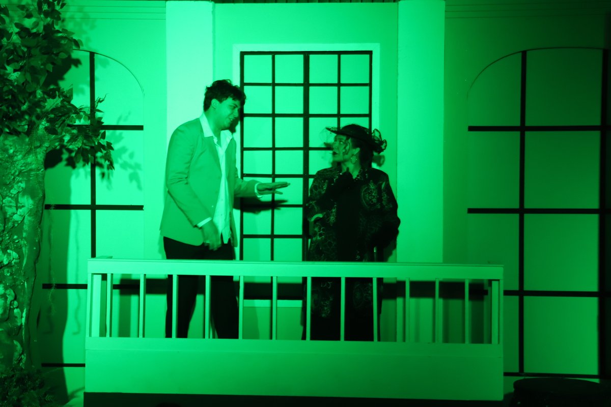 USMApanama's tweet image. Ayer vivimos el Segundo Día del Primer Festival de Teatro Universitario USMA — un espacio lleno de talento, creatividad y pasión por las artes escénicas.
En esta jornada, el grupo Teatro El Desván nos presentó la obra “Por plata baila el mono”, conquistando al público con una…