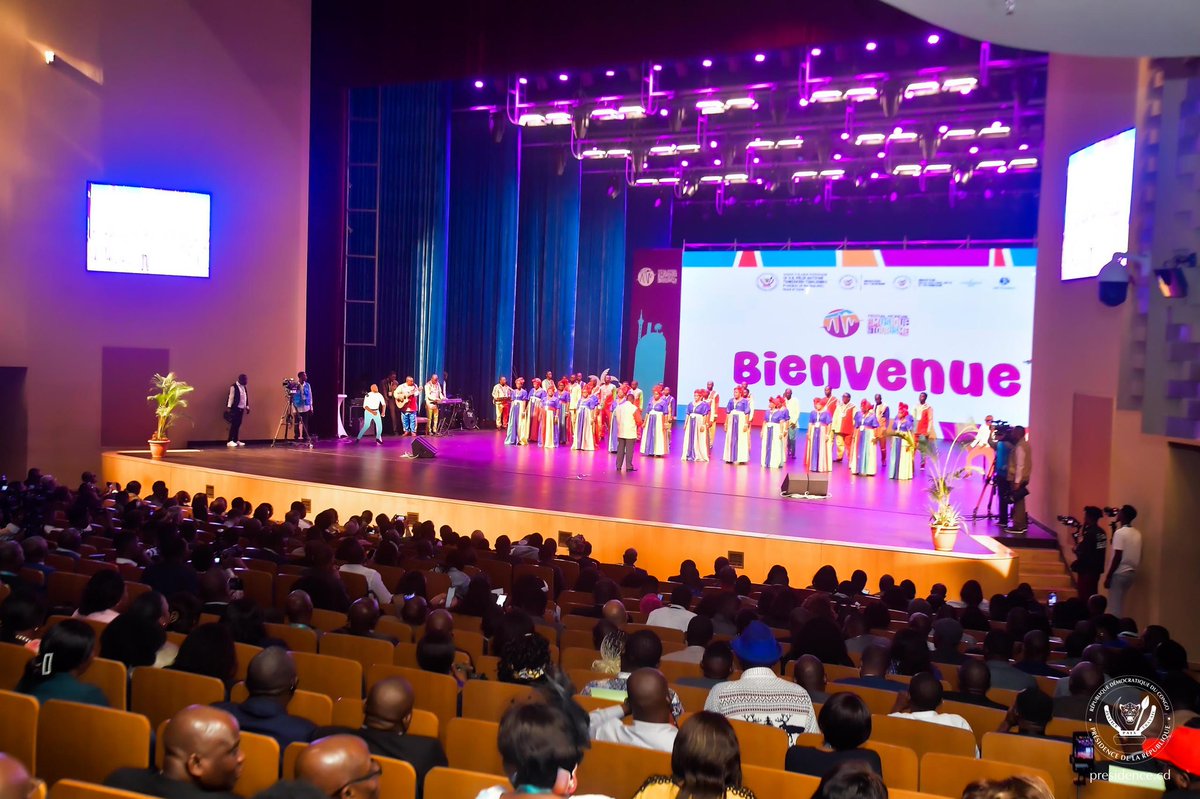Presidence_RDC's tweet image. Ce mercredi, au Centre culturel et artistique des pays d’Afrique centrale, à Kinshasa, dans une ambiance à la fois festive et hautement symbolique, le Président de la République, Félix Antoine Tshisekedi Tshilombo, a procédé au lancement officiel de la première édition du…