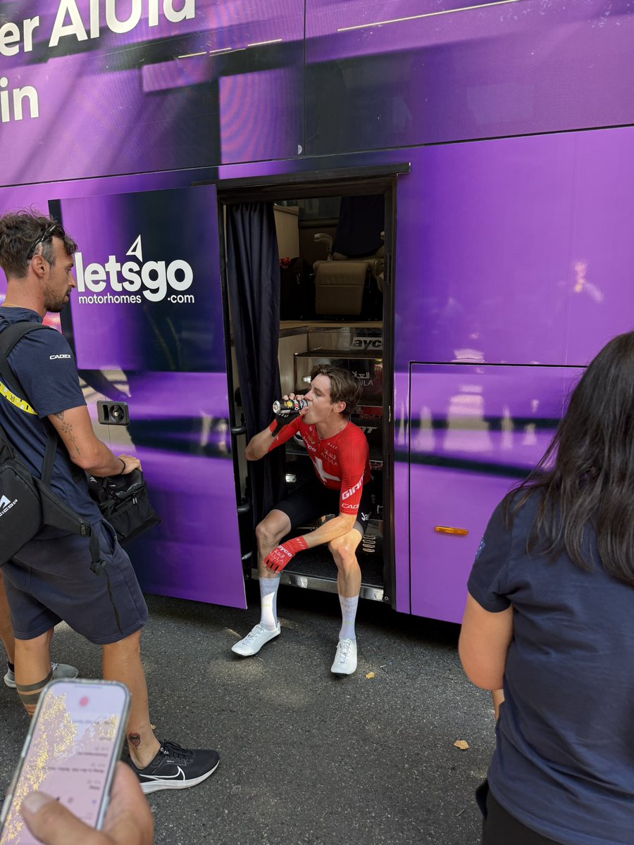 redford's tweet image. First Tour de France dispatch: Mauro Schmid lost a two-up sprint after being in the winning move. I tracked him down and asked him about what it was like to lose: defector.com/what-its-like-…